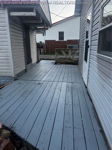 134 Salem Boulevard, Chapmanville, WV 25508