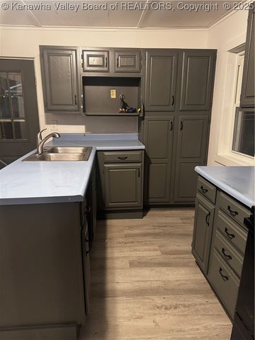 134 Salem Boulevard, Chapmanville, WV 25508