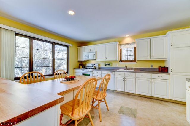 40 SUSQUEHANNA TRAIL, Branchburg Twp., NJ 08876