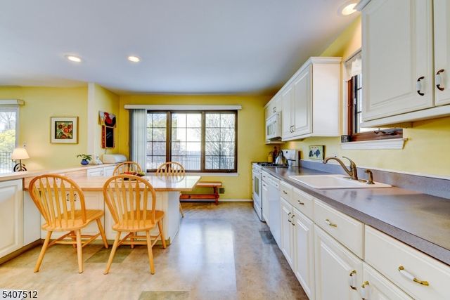 40 SUSQUEHANNA TRAIL, Branchburg Twp., NJ 08876