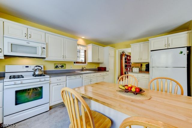 40 SUSQUEHANNA TRAIL, Branchburg Twp., NJ 08876