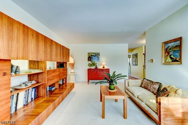 40 SUSQUEHANNA TRAIL, Branchburg Twp., NJ 08876