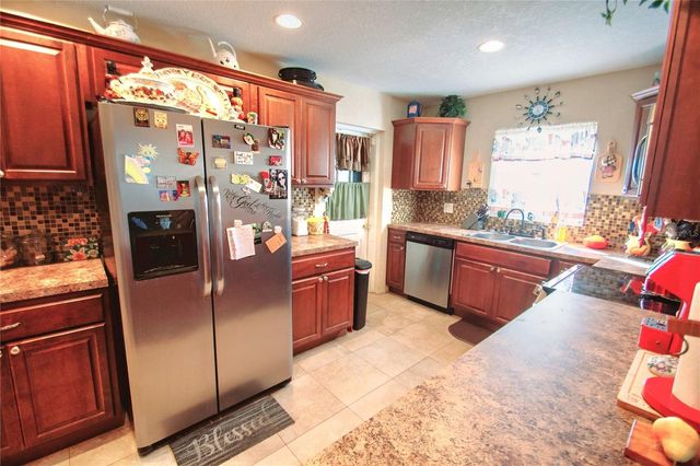 701 58TH AVENUE S, St Petersburg, FL 33705