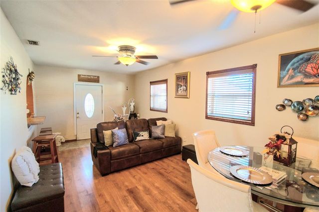 701 58TH AVENUE S, St Petersburg, FL 33705