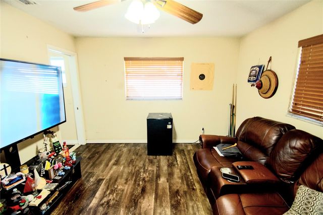 701 58TH AVENUE S, St Petersburg, FL 33705