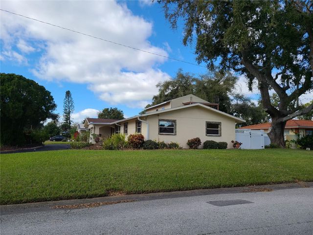 701 58TH AVENUE S, St Petersburg, FL 33705