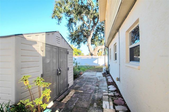 701 58TH AVENUE S, St Petersburg, FL 33705