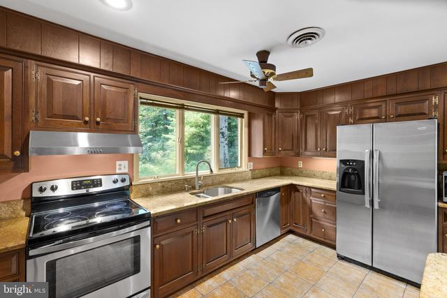 500 SARA DR, Annapolis, MD 21401