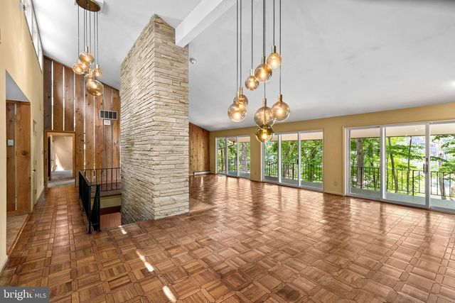 500 SARA DR, Annapolis, MD 21401