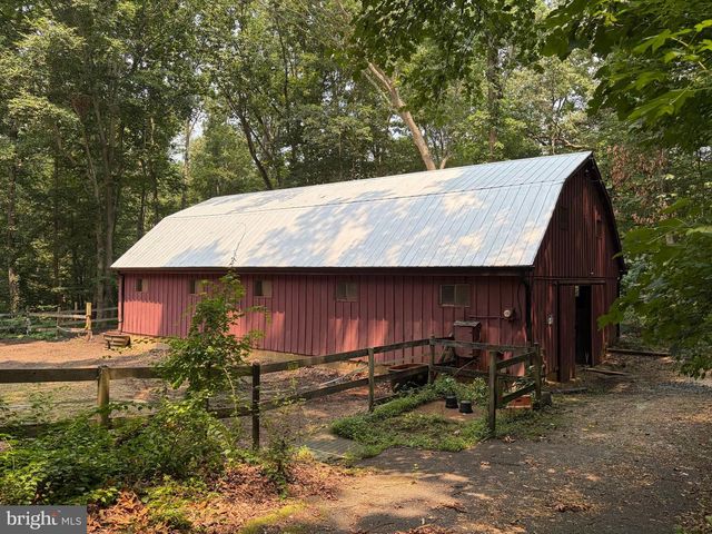 500 SARA DR, Annapolis, MD 21401