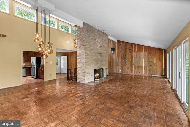500 SARA DR, Annapolis, MD 21401