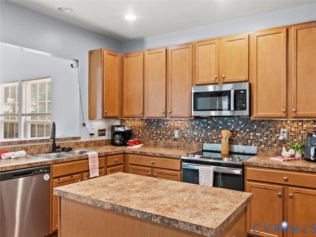 6313 Arbor Meadows Ter, Chester, VA 23831