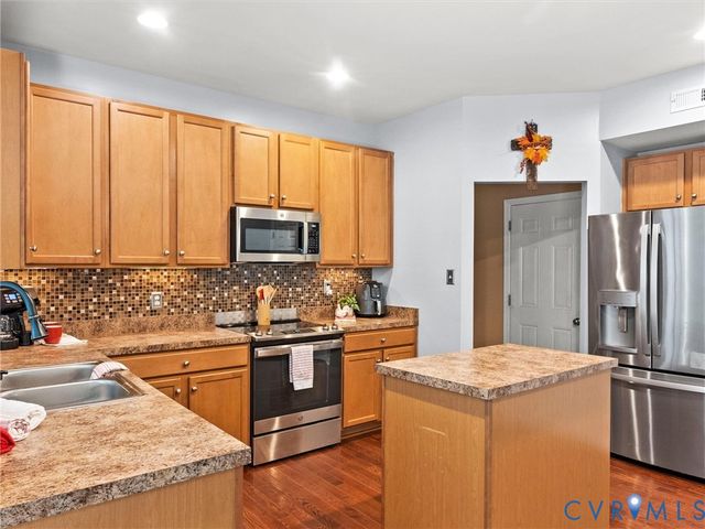 6313 Arbor Meadows Ter, Chester, VA 23831