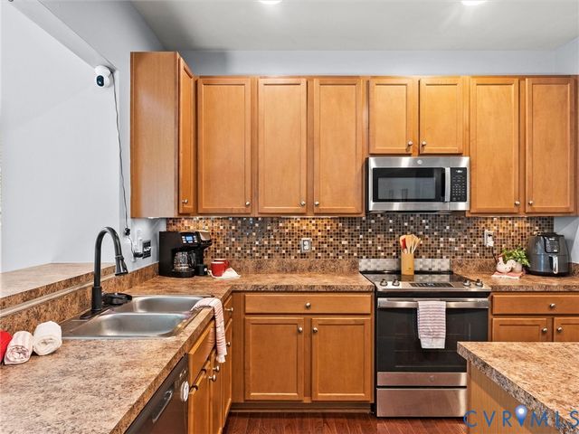 6313 Arbor Meadows Ter, Chester, VA 23831