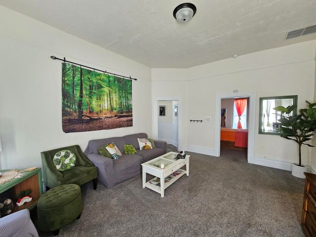 135 W Simpson Street, Eureka, CA 95501