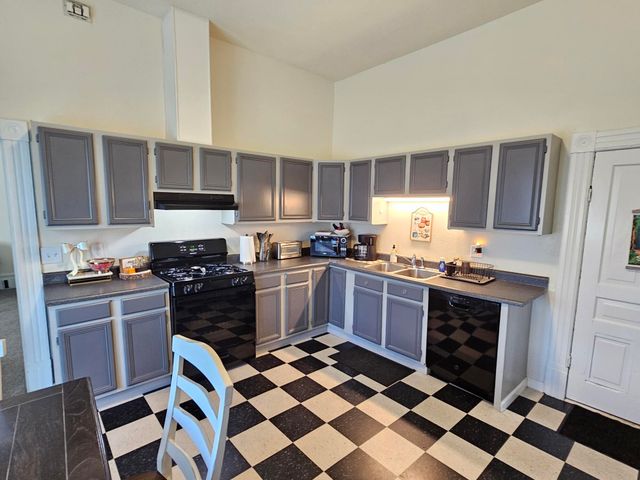 135 W Simpson Street, Eureka, CA 95501