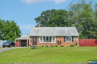 20 Leonard Terrace, Wayne, NJ 07470