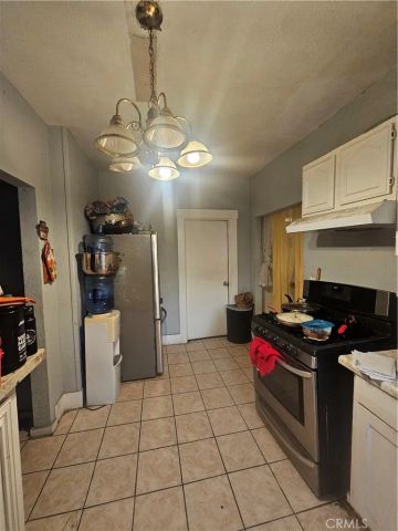 227 W 47th Street, Los Angeles, CA 90037