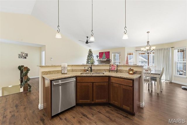 7304 Graythorn Court A, Troy, IL 62294