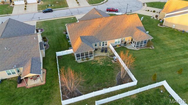 7304 Graythorn Court A, Troy, IL 62294