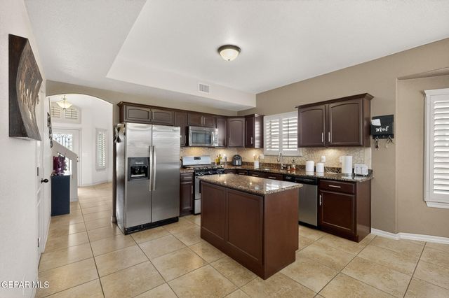 13001 PLEASANT MANOR Court, El Paso, TX 79938
