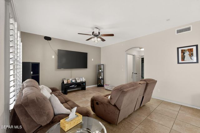 13001 PLEASANT MANOR Court, El Paso, TX 79938