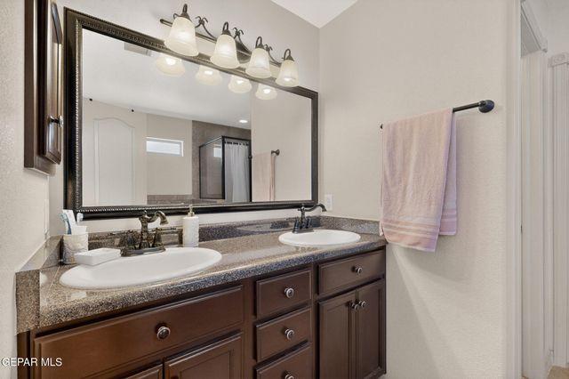 13001 PLEASANT MANOR Court, El Paso, TX 79938