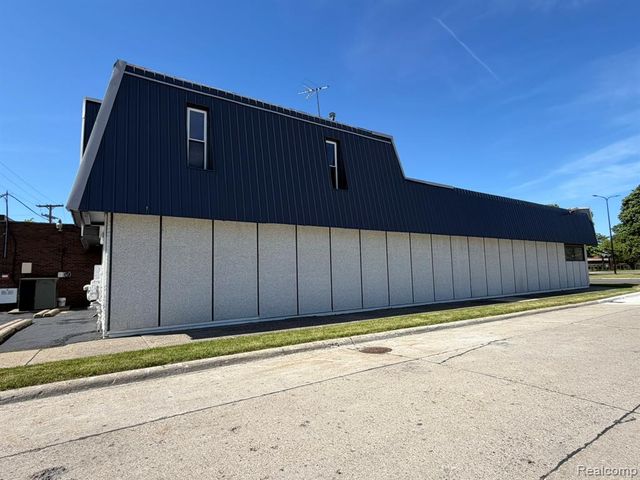 24850 Gratiot Avenue, Eastpointe, MI 48021
