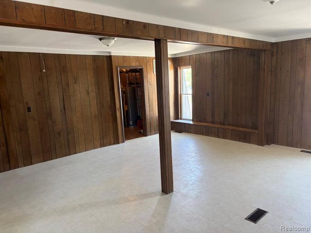 24850 Gratiot Avenue, Eastpointe, MI 48021