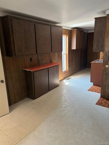 24850 Gratiot Avenue, Eastpointe, MI 48021