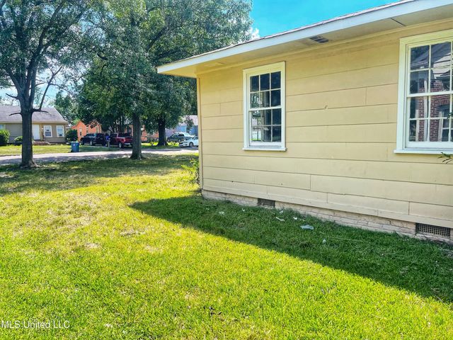 711 Catalpa Street, Clarksdale, MS 38614