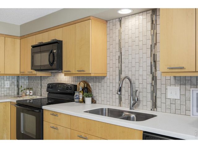 2420 Fraser Ct, Loveland, CO 80538