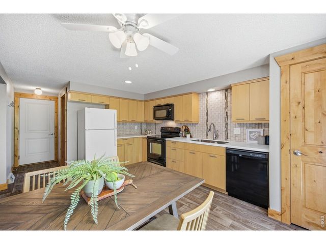 2420 Fraser Ct, Loveland, CO 80538