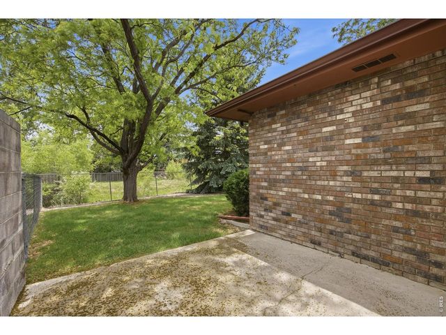 2420 Fraser Ct, Loveland, CO 80538