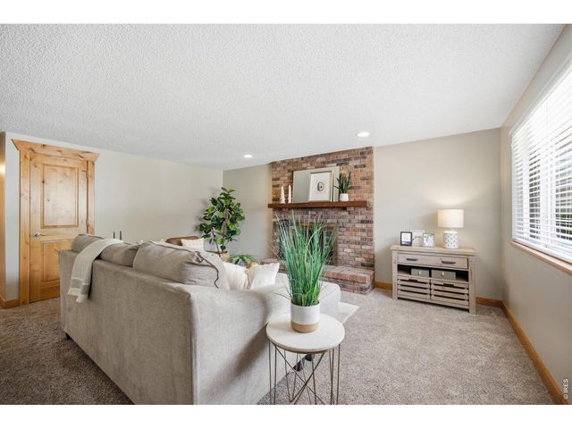 2420 Fraser Ct, Loveland, CO 80538