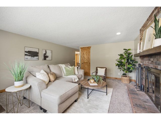 2420 Fraser Ct, Loveland, CO 80538