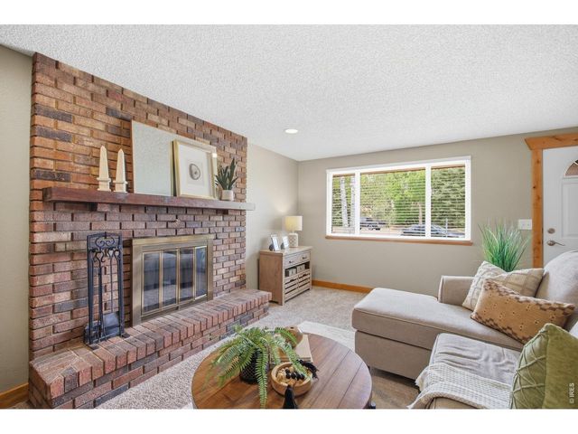 2420 Fraser Ct, Loveland, CO 80538