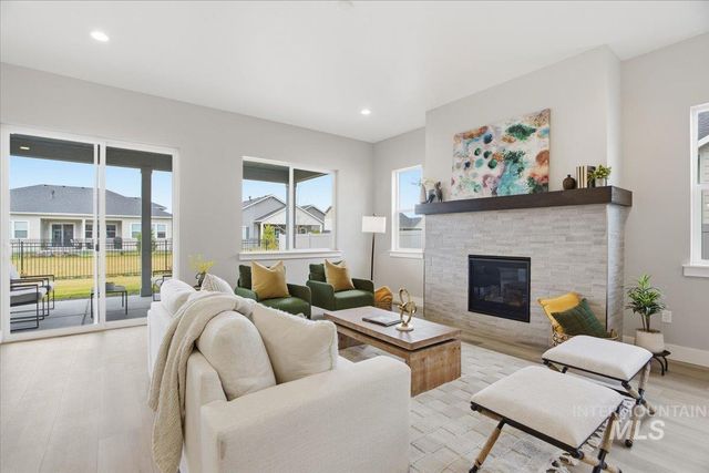 2163 N Kenora Ave, Star, ID 83669