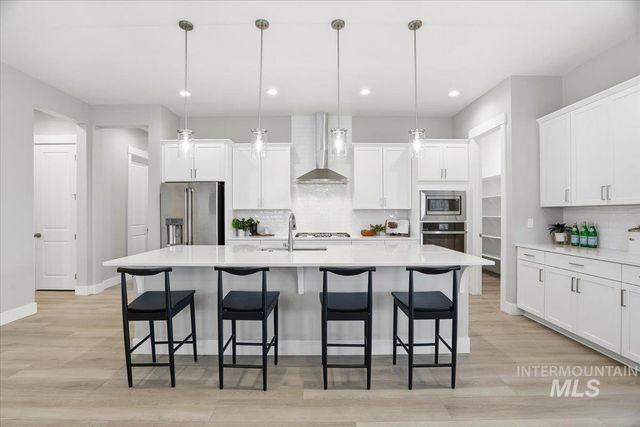 2163 N Kenora Ave, Star, ID 83669