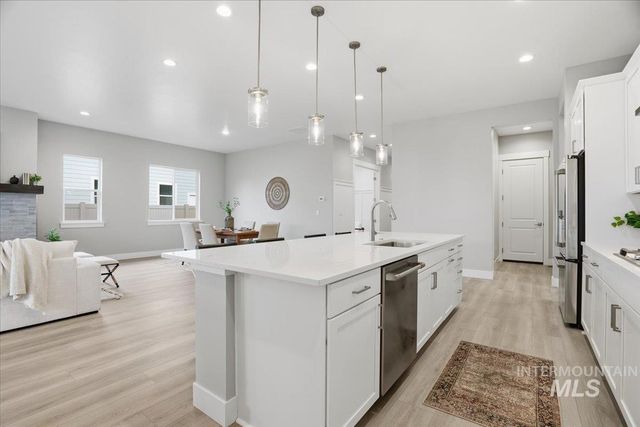 2163 N Kenora Ave, Star, ID 83669