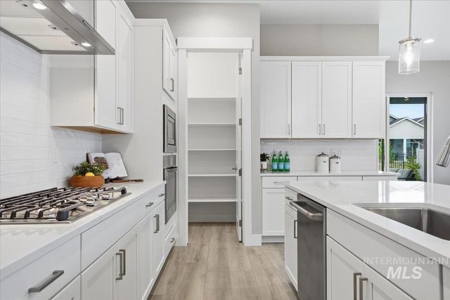 2163 N Kenora Ave, Star, ID 83669