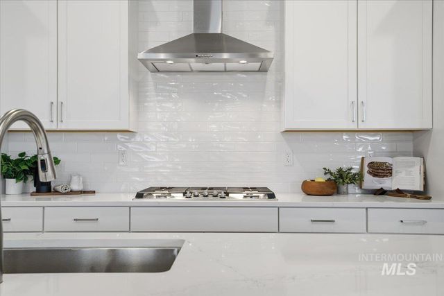 2163 N Kenora Ave, Star, ID 83669