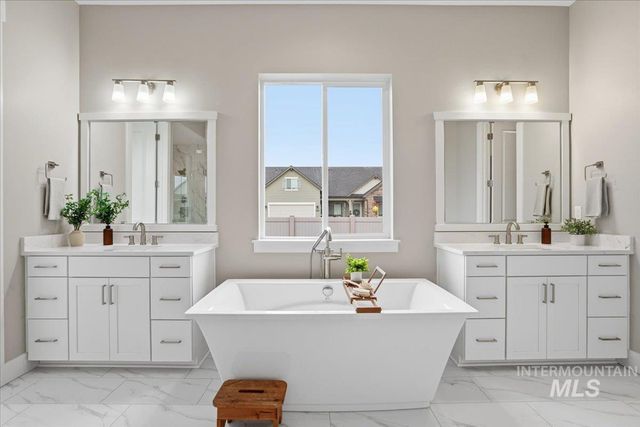 2163 N Kenora Ave, Star, ID 83669