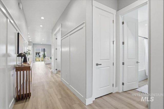 2163 N Kenora Ave, Star, ID 83669