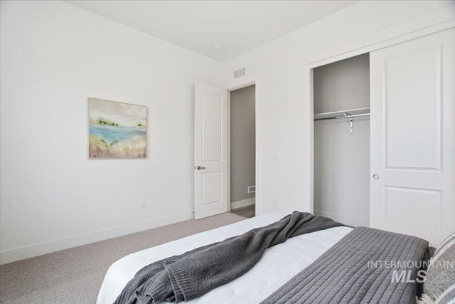 2163 N Kenora Ave, Star, ID 83669