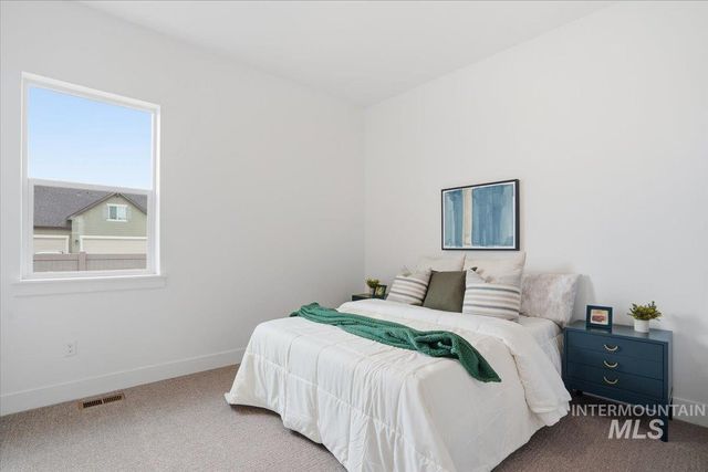 2163 N Kenora Ave, Star, ID 83669