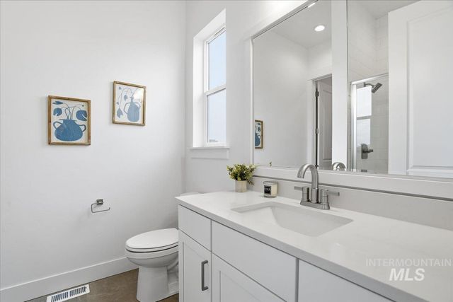 2163 N Kenora Ave, Star, ID 83669