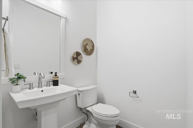 2163 N Kenora Ave, Star, ID 83669