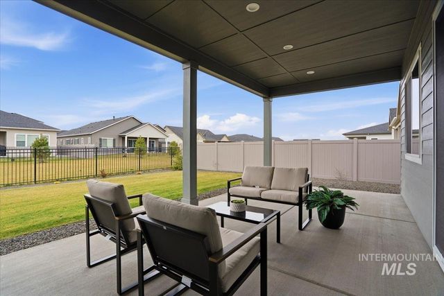 2163 N Kenora Ave, Star, ID 83669