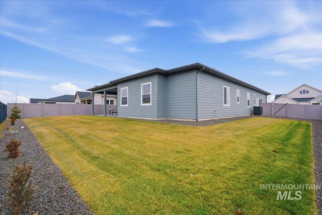 2163 N Kenora Ave, Star, ID 83669